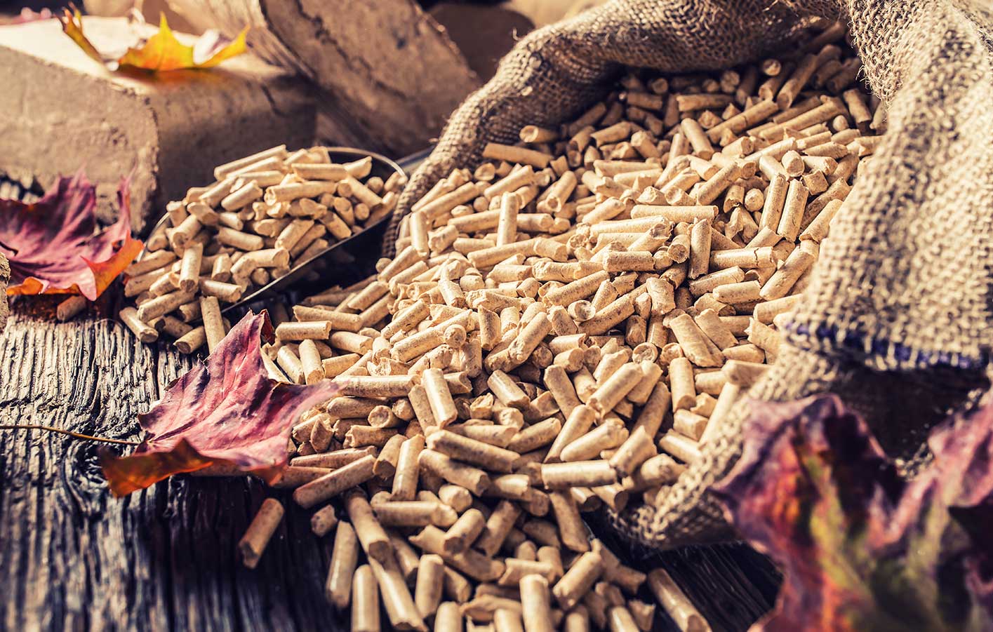 Holzbriketts und Holzpellets von Urwers Holzwelt - Ihr Profi für die Region Weitersburg, Koblenz, Neuwied, Andernach